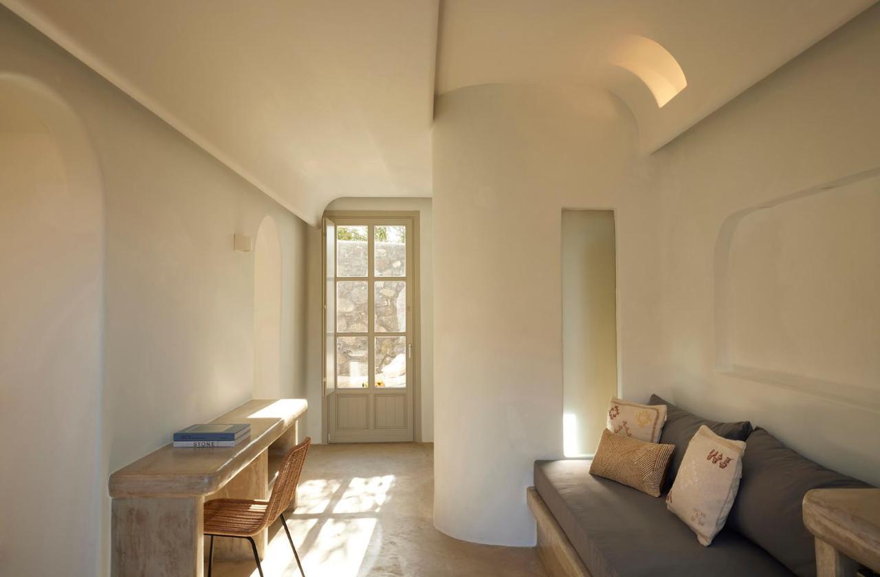 Danae Suites Santorini Oía Exterior photo
