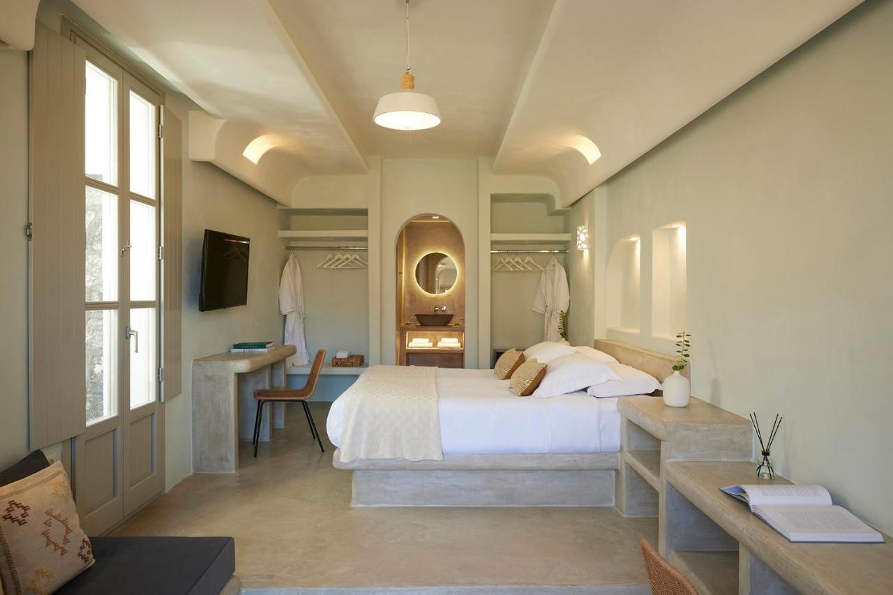 Danae Suites Santorini Oía Exterior photo