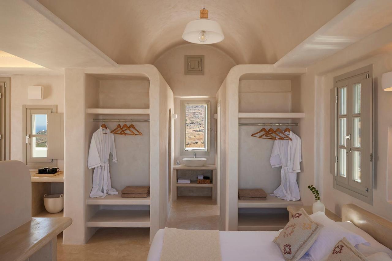 Danae Suites Santorini Oía Exterior photo