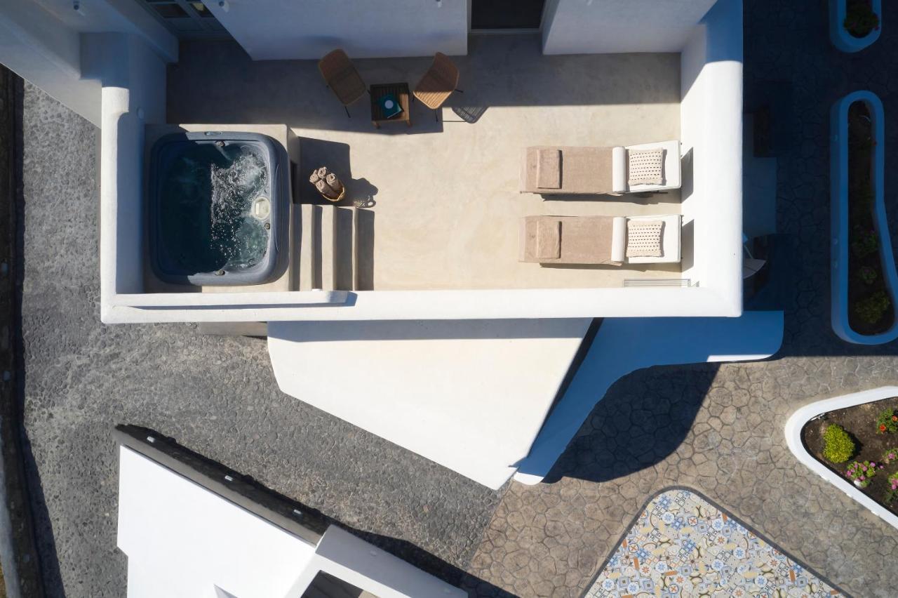 Danae Suites Santorini Oía Exterior photo