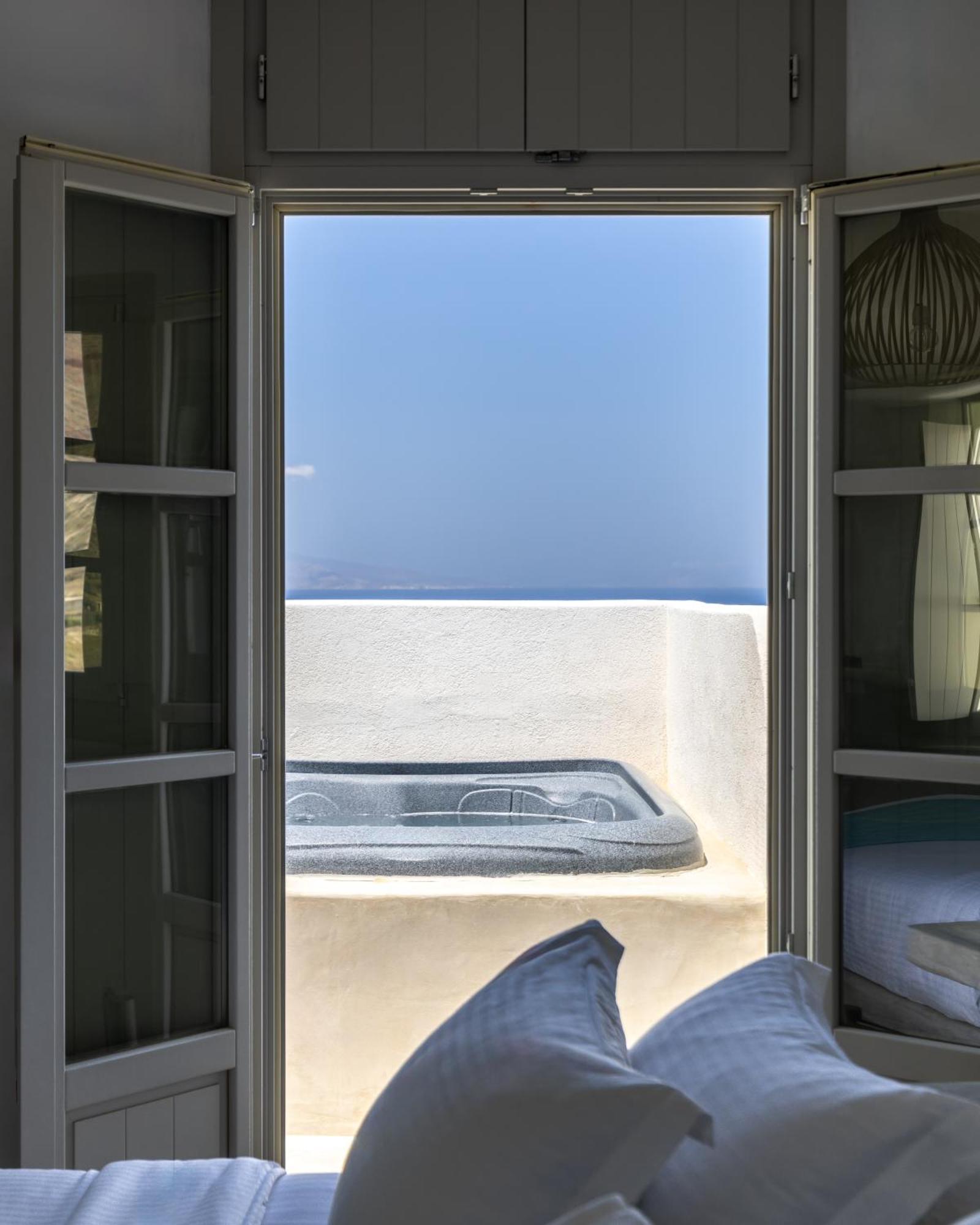 Danae Suites Santorini Oía Exterior photo