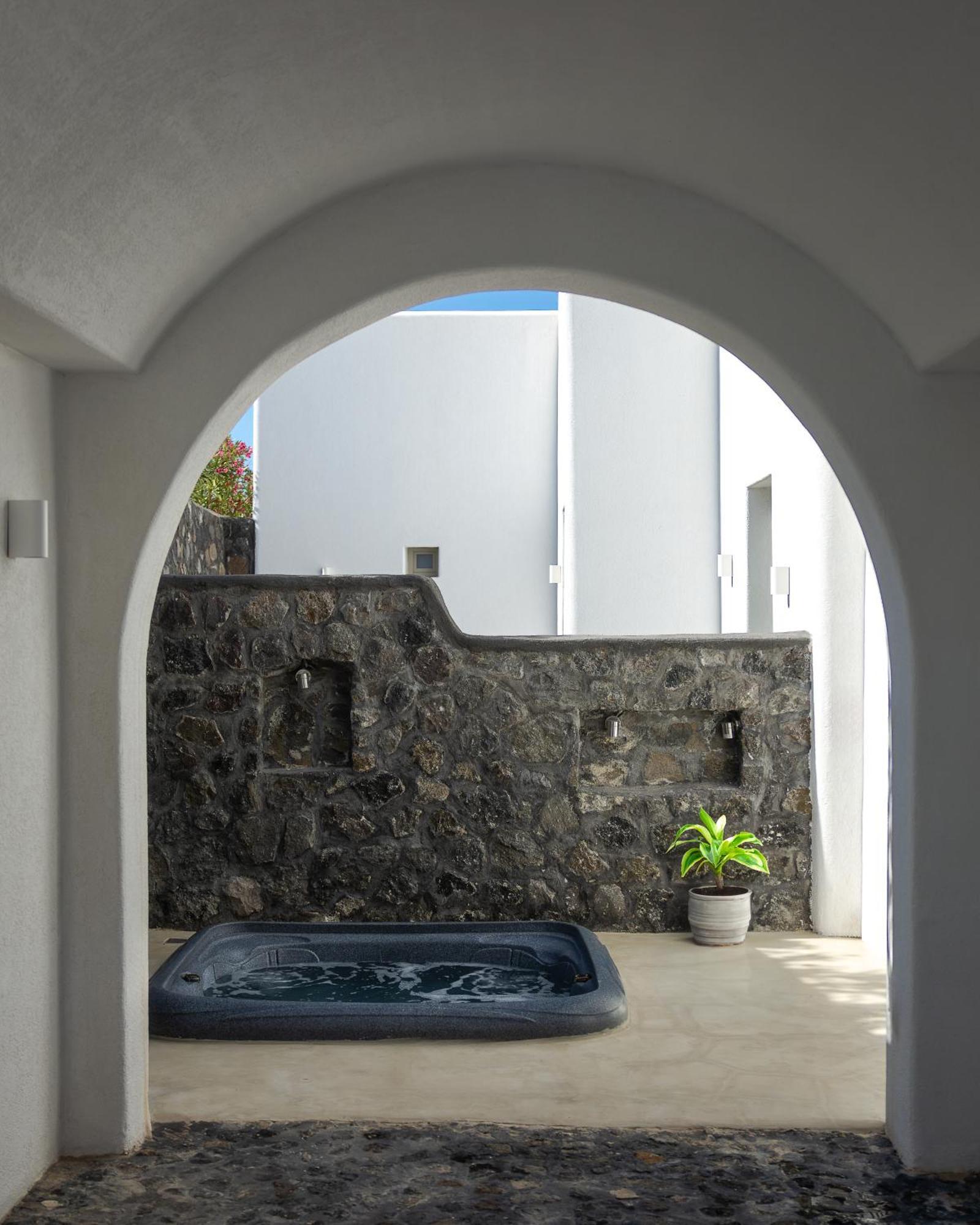 Danae Suites Santorini Oía Exterior photo