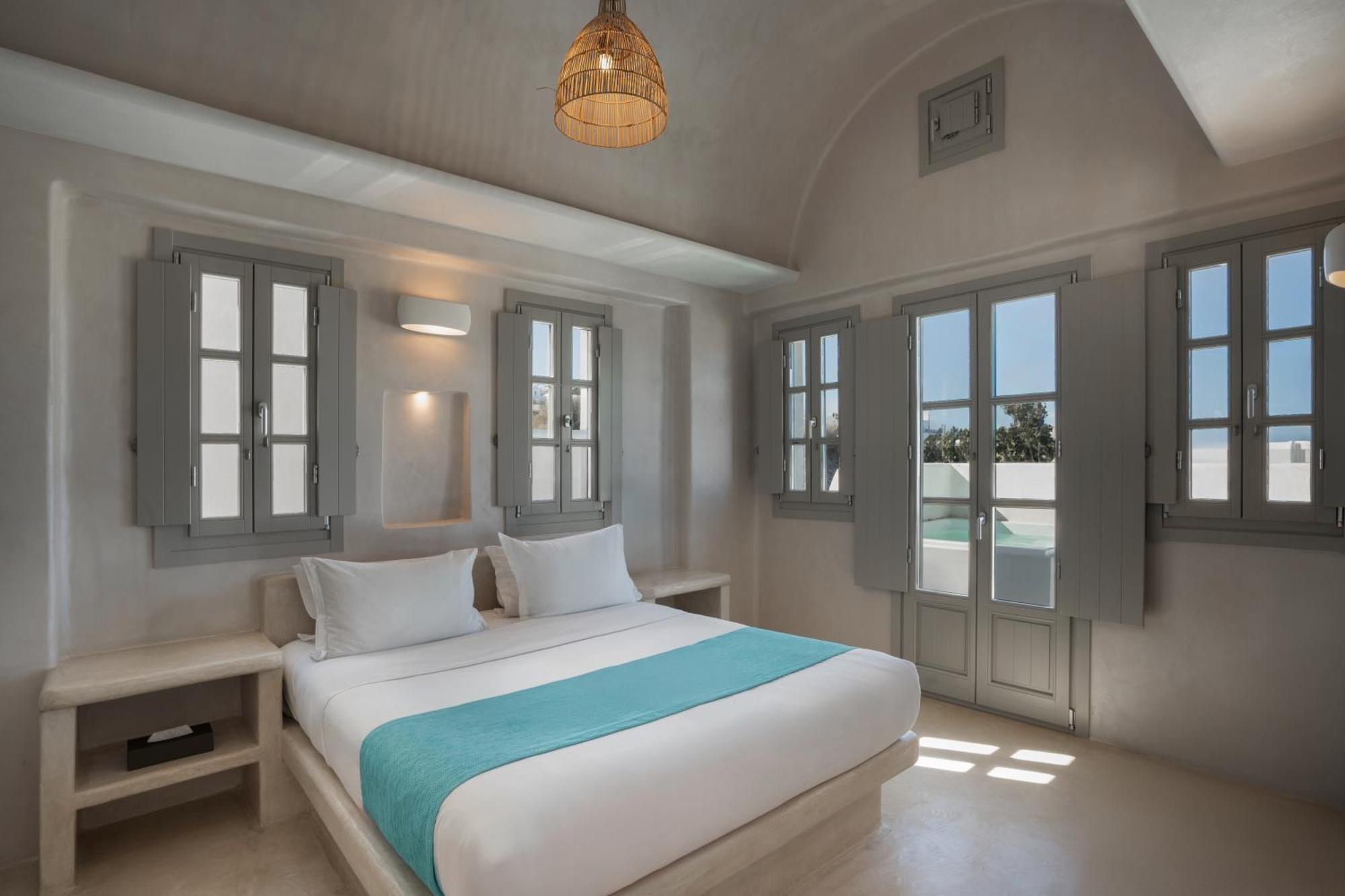 Danae Suites Santorini Oía Exterior photo