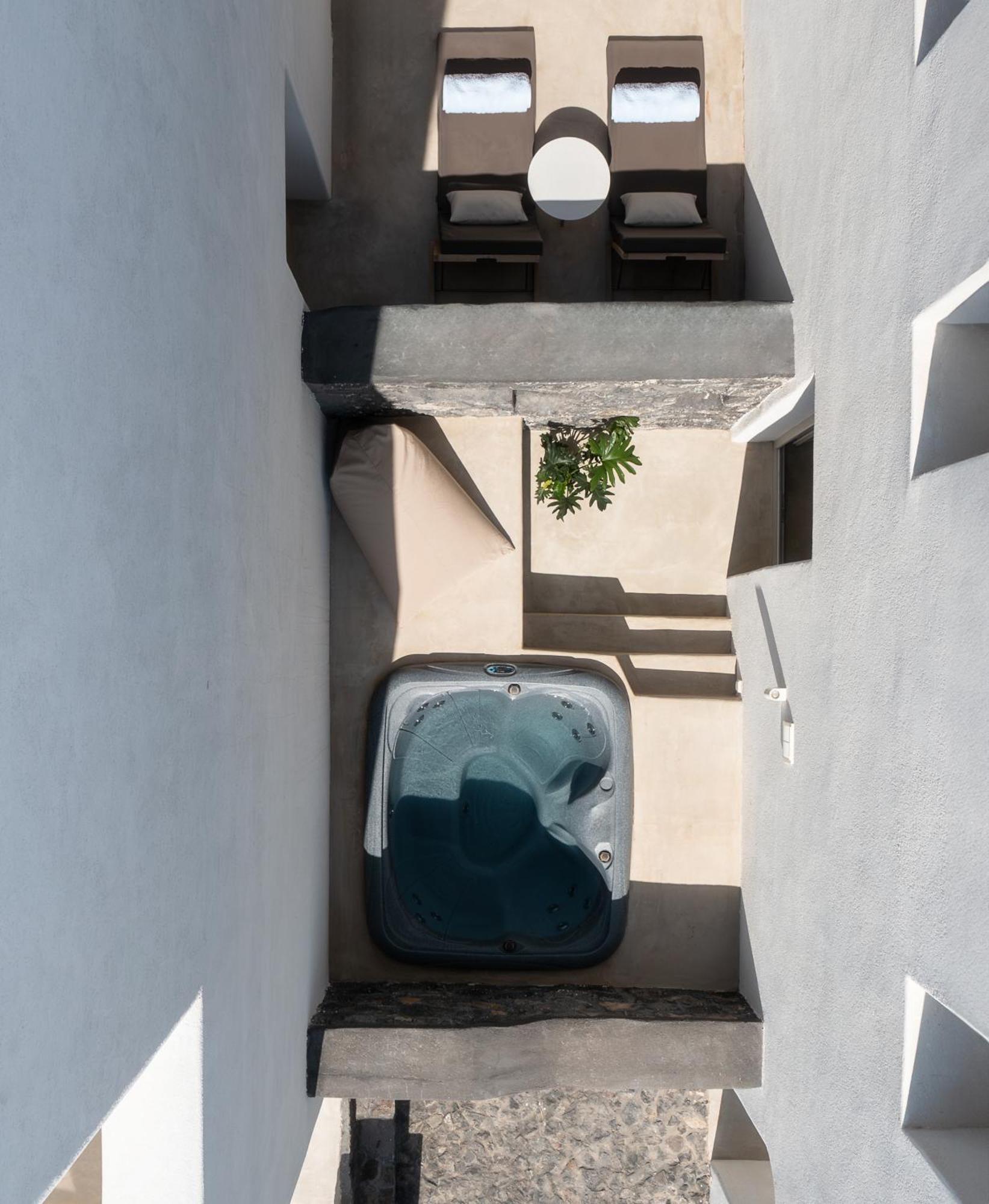 Danae Suites Santorini Oía Exterior photo